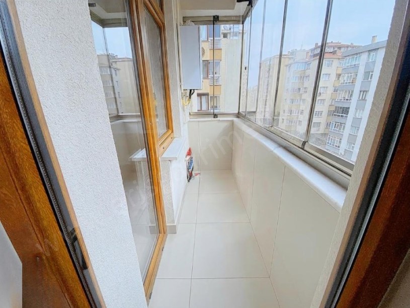 İSTANBUL KADIKÖY SAHRAYICEDİT METROYA 7dk,ÇİFT OTOPARKLI YENİ 145M2,3+1