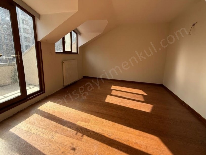 İSTANBUL KADIKÖY SUADİYE EMİN ALİ PAŞA CADDESİNDE 260 m2 3+2 DUBLEX DAİRE