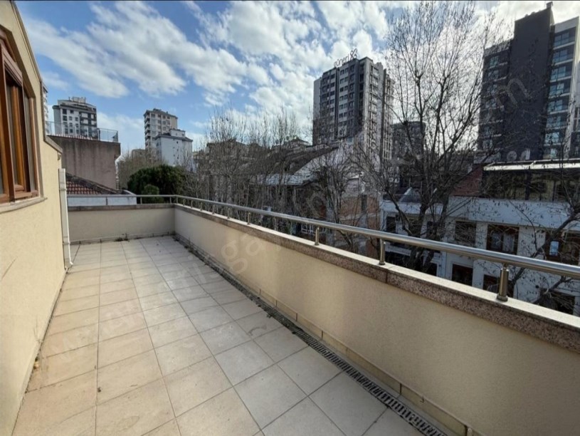 İSTANBUL KADIKÖY SUADİYE EMİN ALİ PAŞA CADDESİNDE 260 m2 3+2 DUBLEX DAİRE