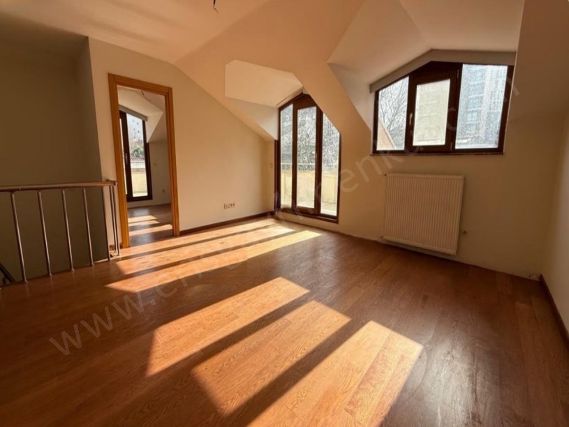 İSTANBUL KADIKÖY SUADİYE EMİN ALİ PAŞA CADDESİNDE 260 m2 3+2 DUBLEX DAİRE