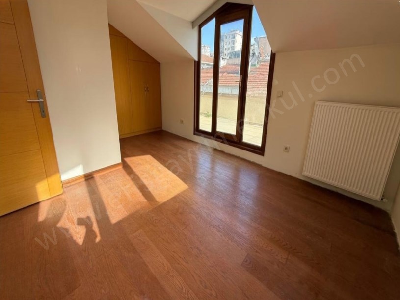 İSTANBUL KADIKÖY SUADİYE EMİN ALİ PAŞA CADDESİNDE 260 m2 3+2 DUBLEX DAİRE