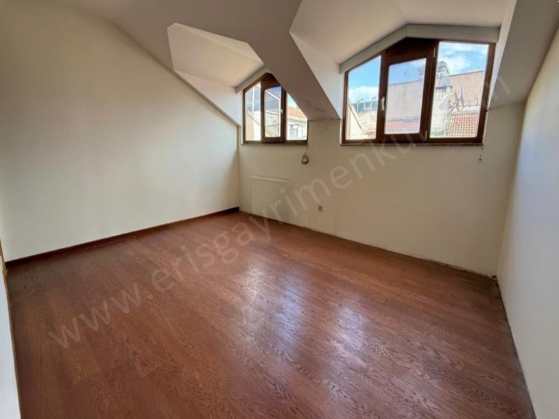 İSTANBUL KADIKÖY SUADİYE EMİN ALİ PAŞA CADDESİNDE 260 m2 3+2 DUBLEX DAİRE