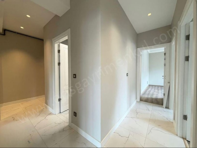 İNÖNÜ CAD.DE SIFIR BİNADA BOŞ .. YERDEN ISITMA EBEVEYN BANYOLU 3+1 DAİRE KADIKÖY  İST.