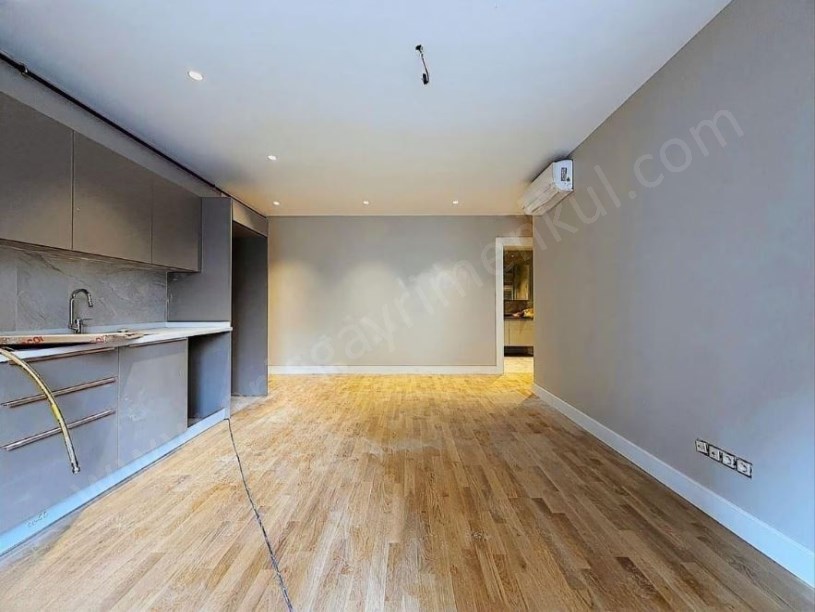 19 MAYIS MAH.DE MİNİBÜS KOZZY AVM YAKINI SIFIR BİNADA 55 M2 NET 1+1 KADIKÖY  İST