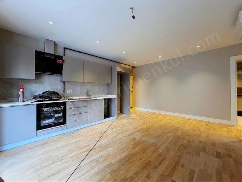 19 MAYIS MAH.DE MİNİBÜS KOZZY AVM YAKINI SIFIR BİNADA 55 M2 NET 1+1 KADIKÖY  İST