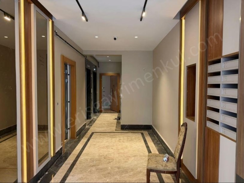 19 MAYIS MAH.DE MİNİBÜS KOZZY AVM YAKINI SIFIR BİNADA 55 M2 NET 1+1 KADIKÖY  İST