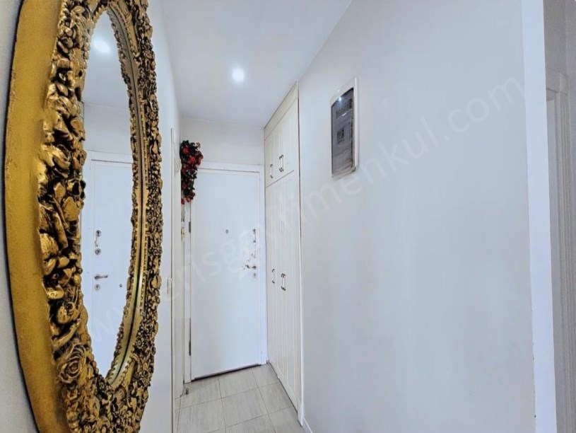 İSTANBUL KADIKÖY KOZYATAĞI METROYA YAKIN 3+1 BALKONLU SATILIK