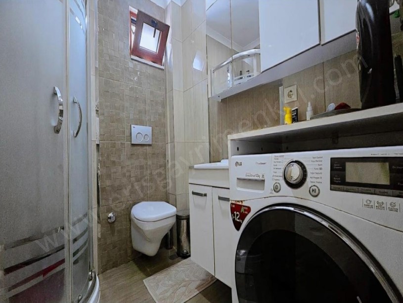 İSTANBUL KADIKÖY KOZYATAĞI METROYA YAKIN 3+1 BALKONLU SATILIK