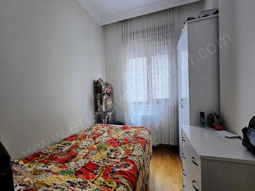 İSTANBUL KADIKÖY KOZYATAĞI METROYA YAKIN 3+1 BALKONLU SATILIK