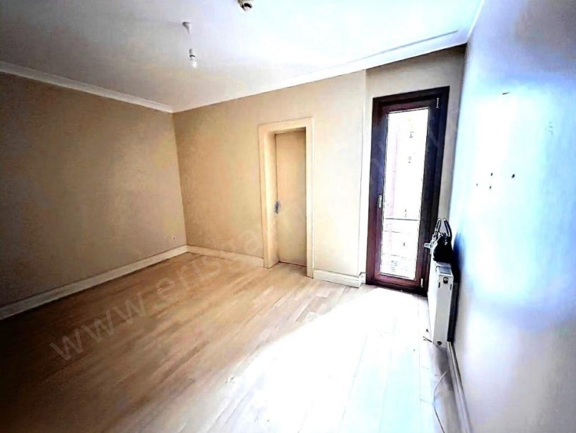 İSTANBUL KADIKÖY KOZYATAĞINDA GÜVENLİKLİ HAVUZLU BALKONLU LUX ADRES