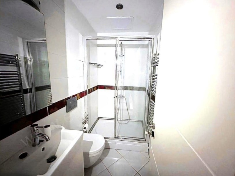 İSTANBUL KADIKÖY KOZYATAĞINDA GÜVENLİKLİ HAVUZLU BALKONLU LUX ADRES