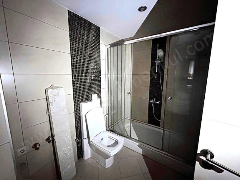 İSTANBUL KADIKÖY KOZYATAĞINDA GÜVENLİKLİ HAVUZLU BALKONLU LUX ADRES