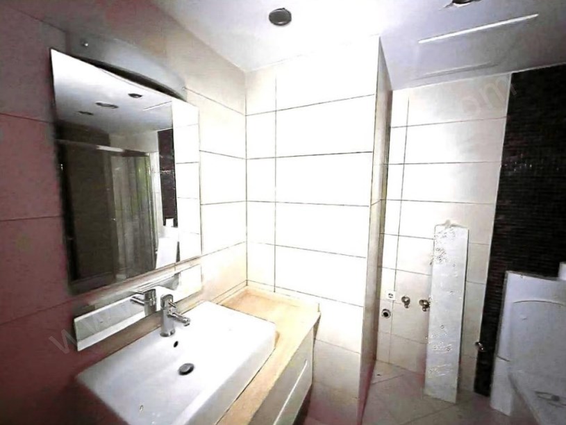 İSTANBUL KADIKÖY KOZYATAĞINDA GÜVENLİKLİ HAVUZLU BALKONLU LUX ADRES