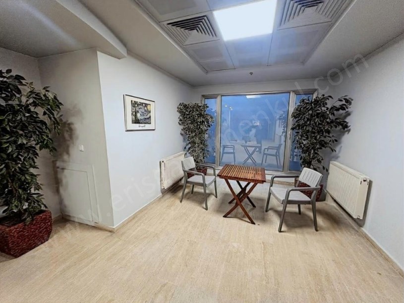 İSTANBUL KADIKÖY KOZYATAĞINDA GÜVENLİKLİ HAVUZLU BALKONLU LUX ADRES