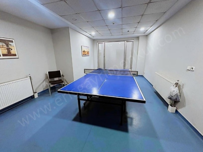 İSTANBUL KADIKÖY KOZYATAĞINDA GÜVENLİKLİ HAVUZLU BALKONLU LUX ADRES