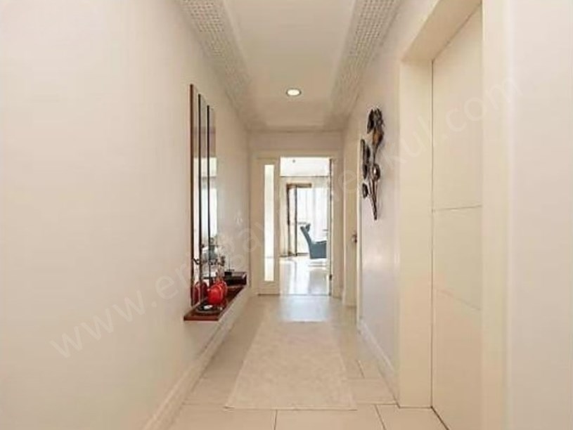 İSTANBUL KADIKÖY KOZYATAĞINDA METRO VE TEME YAKIN, GENIŞ 3+1 SATILIK DAIRE