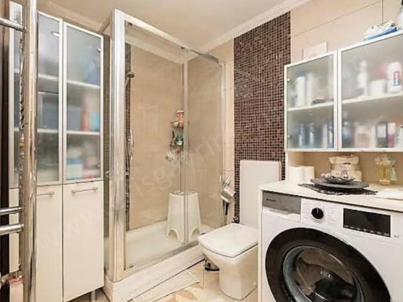 İSTANBUL KADIKÖY KOZYATAĞINDA METRO VE TEME YAKIN, GENIŞ 3+1 SATILIK DAIRE