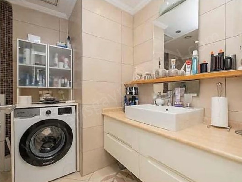 İSTANBUL KADIKÖY KOZYATAĞINDA METRO VE TEME YAKIN, GENIŞ 3+1 SATILIK DAIRE