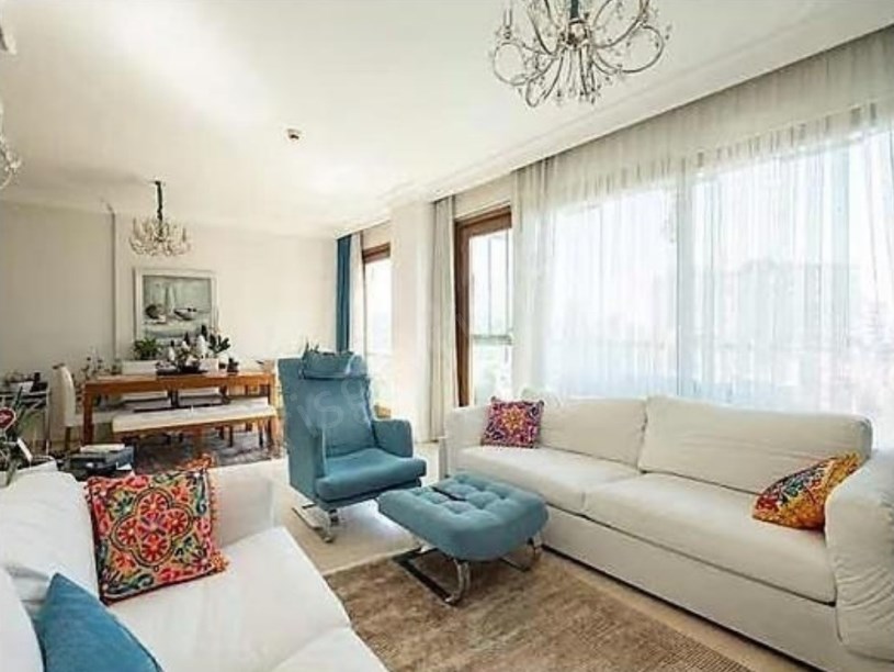 İSTANBUL KADIKÖY KOZYATAĞINDA METRO VE TEME YAKIN, GENIŞ 3+1 SATILIK DAIRE