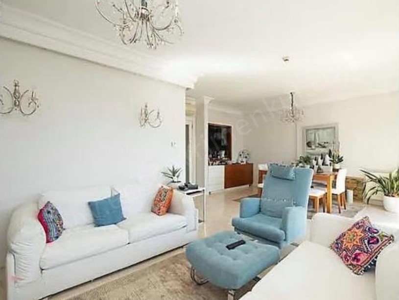 İSTANBUL KADIKÖY KOZYATAĞINDA METRO VE TEME YAKIN, GENIŞ 3+1 SATILIK DAIRE