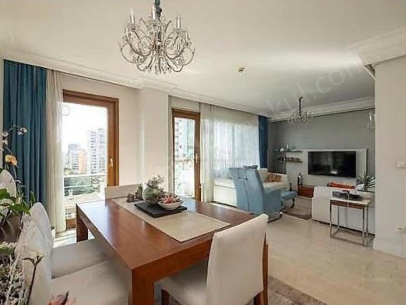 İSTANBUL KADIKÖY KOZYATAĞINDA METRO VE TEME YAKIN, GENIŞ 3+1 SATILIK DAIRE