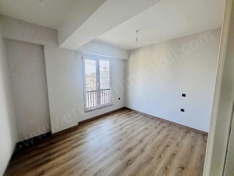 İSTANBUL KADIKÖY KAZASKERDE ANAHTAR TESLİM DENİZ MANZARALI SATILIK 3+1