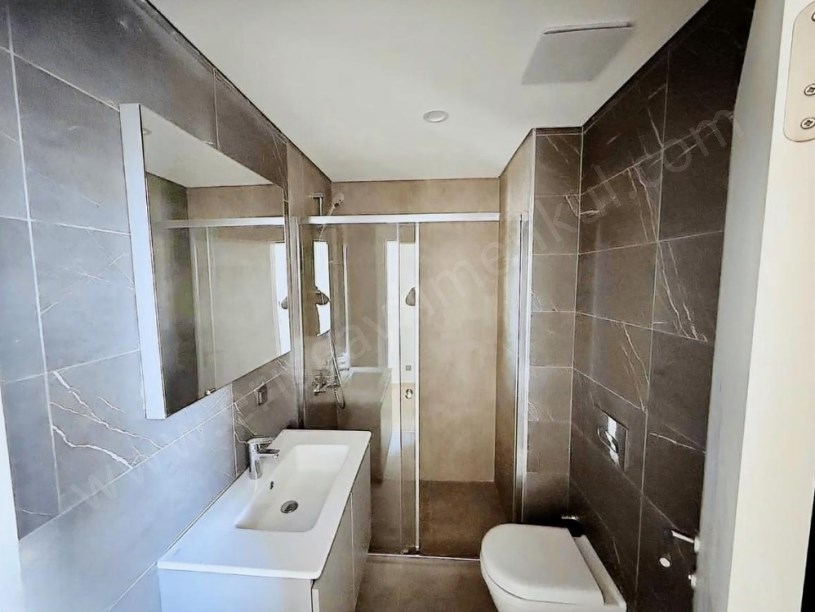 İSTANBUL KADIKÖY KAZASKERDE ANAHTAR TESLİM DENİZ MANZARALI SATILIK 3+1