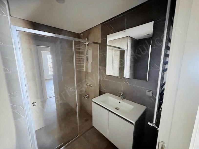 İSTANBUL KADIKÖY KAZASKERDE ANAHTAR TESLİM DENİZ MANZARALI SATILIK 3+1