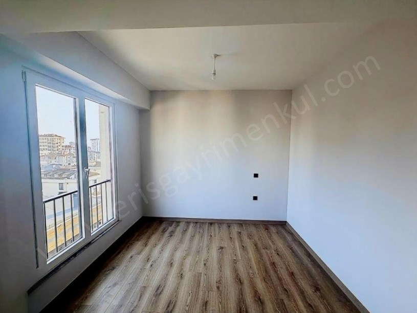 İSTANBUL KADIKÖY KAZASKERDE ANAHTAR TESLİM DENİZ MANZARALI SATILIK 3+1