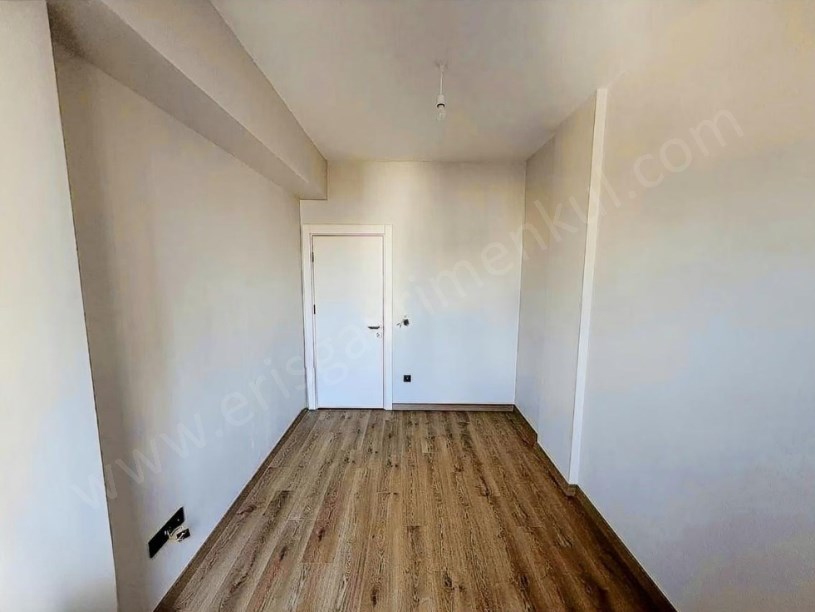 İSTANBUL KADIKÖY KAZASKERDE ANAHTAR TESLİM DENİZ MANZARALI SATILIK 3+1