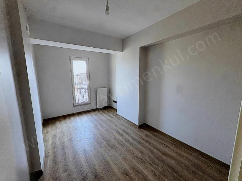 İSTANBUL KADIKÖY KAZASKERDE ANAHTAR TESLİM DENİZ MANZARALI SATILIK 3+1