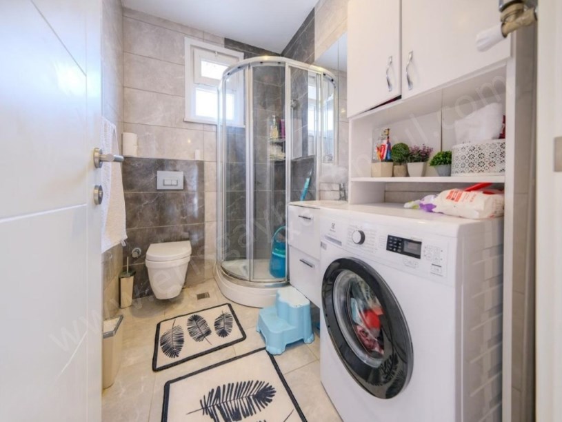 İSTANBUL KADIKÖY KOZYATAĞI İNÖNÜ CADDESİNDE SATILIK 4+1 DUBLEX