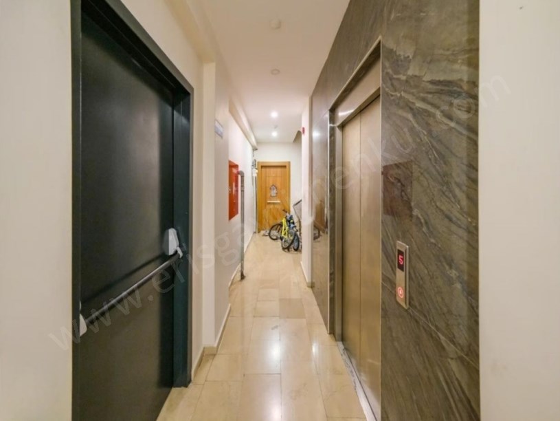 İSTANBUL KADIKÖY KOZYATAĞI İNÖNÜ CADDESİNDE SATILIK 4+1 DUBLEX