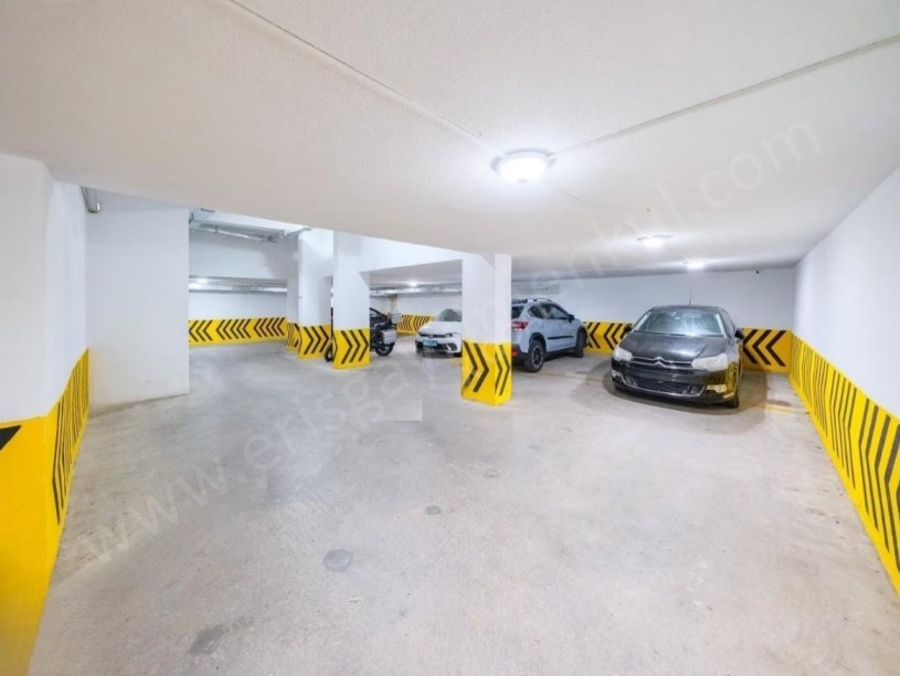 İSTANBUL KADIKÖY KOZYATAĞI İNÖNÜ CADDESİNDE SATILIK 4+1 DUBLEX