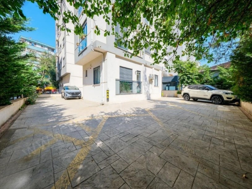 İSTANBUL KADIKÖY KOZYATAĞI İNÖNÜ CADDESİNDE SATILIK 4+1 DUBLEX