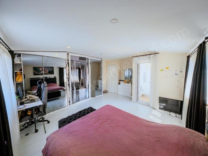 İSTANBUL KADIKÖY KOZYATAĞI İNÖNÜ CADDESİNDE SATILIK 4+1 DUBLEX