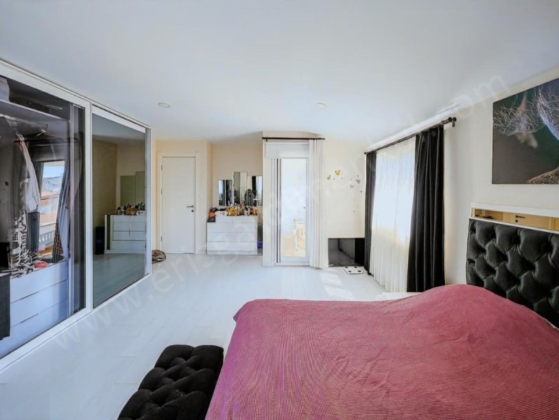 İSTANBUL KADIKÖY KOZYATAĞI İNÖNÜ CADDESİNDE SATILIK 4+1 DUBLEX