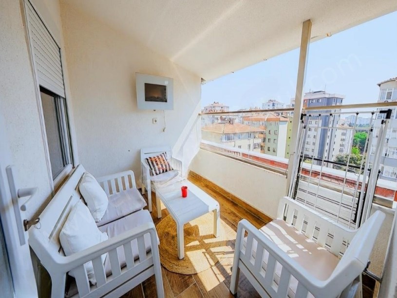 İSTANBUL KADIKÖY KOZYATAĞI İNÖNÜ CADDESİNDE SATILIK 4+1 DUBLEX