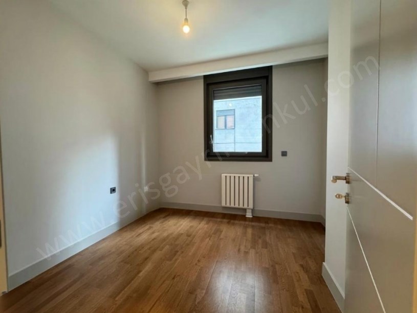 KALAMIŞ  YENİ BİNADA EBEVEYNLİ BALKONLU 105M²NET3+1