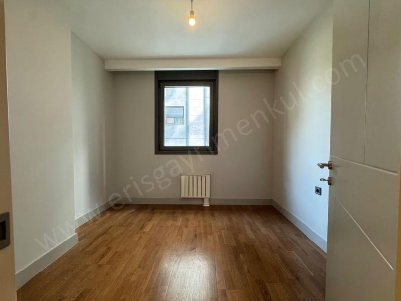 KALAMIŞ  YENİ BİNADA EBEVEYNLİ BALKONLU 105M²NET3+1