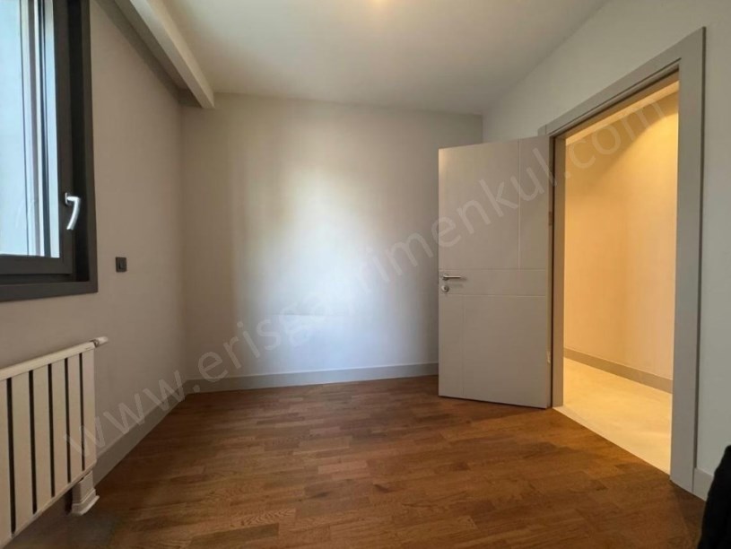 KALAMIŞ  YENİ BİNADA EBEVEYNLİ BALKONLU 105M²NET3+1