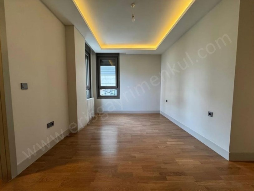 KALAMIŞ  YENİ BİNADA EBEVEYNLİ BALKONLU 105M²NET3+1