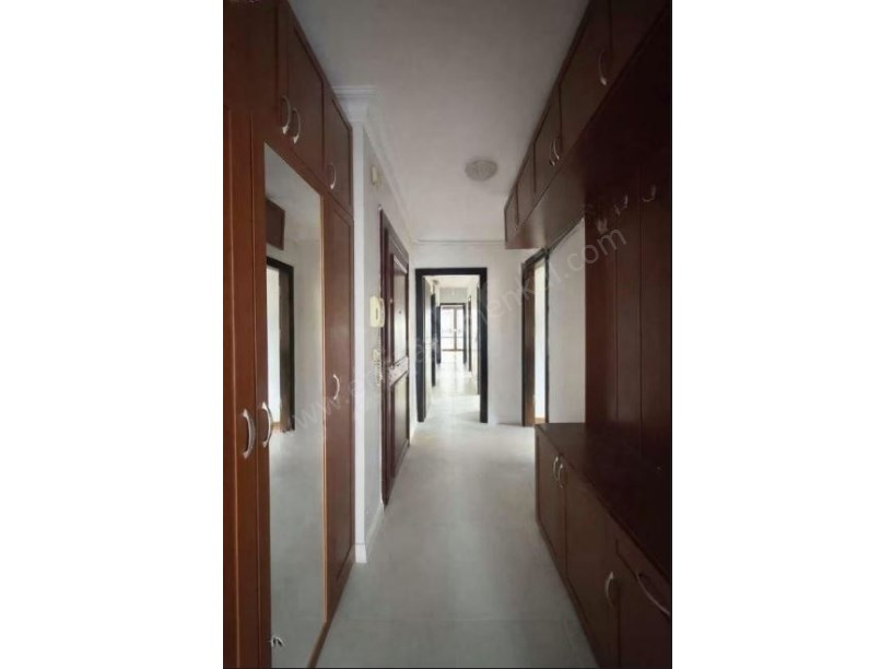 Erenköyde 22 Yıllık Açık  Kapalı Otoparklı Binada Kombili 3+1 105 m2 Net Kadıköy  İstanbul