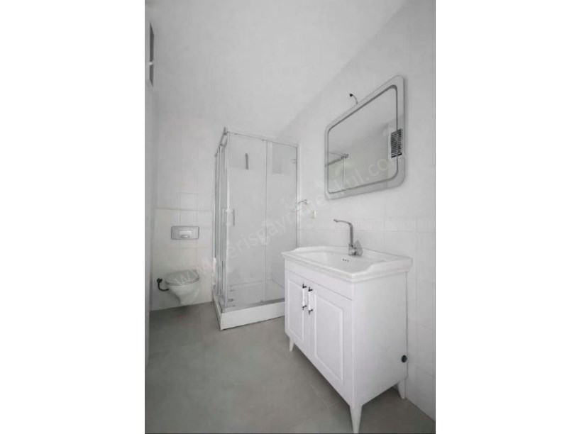 Erenköyde 22 Yıllık Açık  Kapalı Otoparklı Binada Kombili 3+1 105 m2 Net Kadıköy  İstanbul