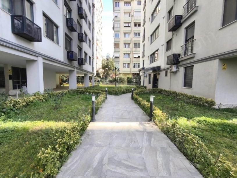 İSTANBUL KADIKÖY Erenköy Marmaya Yakın 2+1 72m2 Net Daire