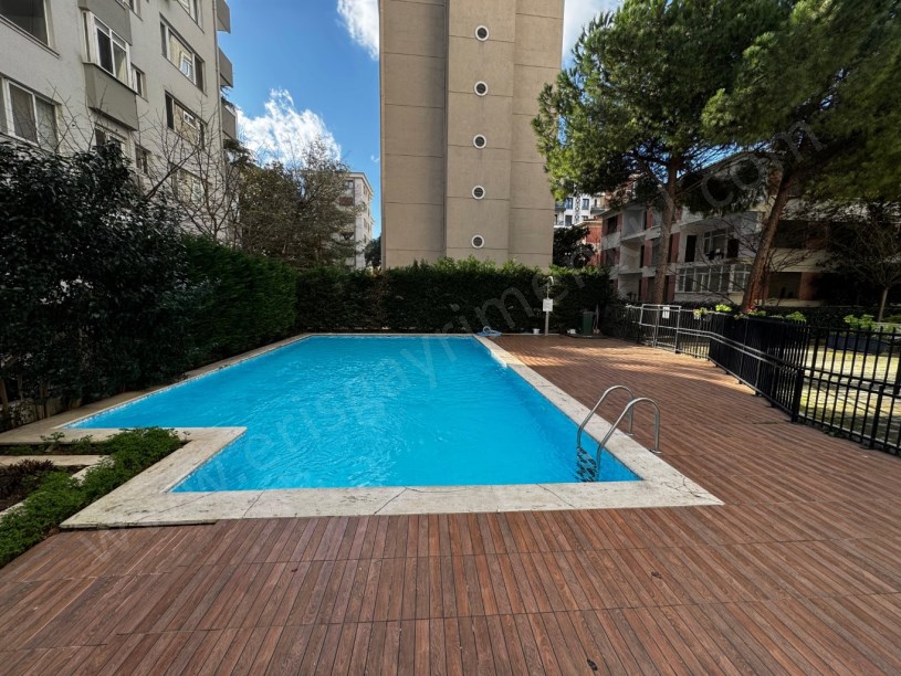 GÖZTEPE DE TREN BAĞDAT ARASI LÜX BİNADA BALKONLU FERAH 80 M2 NET 2+1 DAİRE