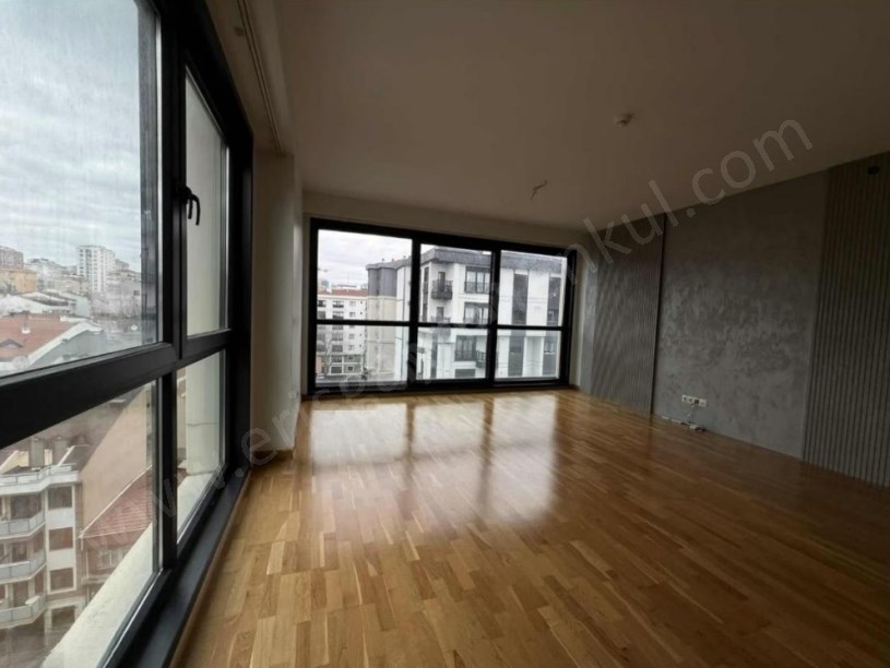 İSTANBUL SUADİYE DE  ( Boş ) 3+1 Satılık Daire