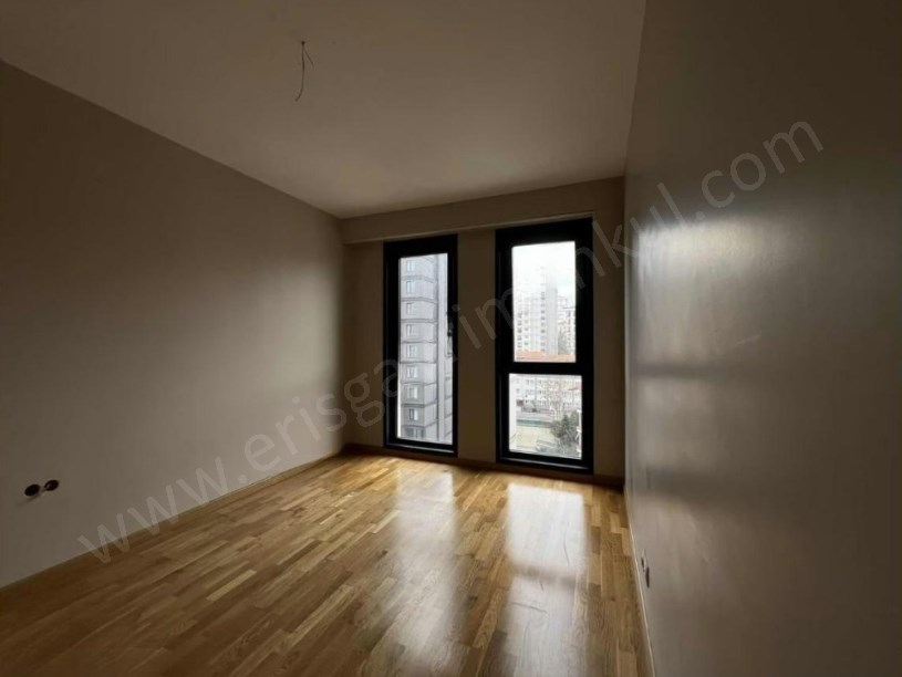 İSTANBUL SUADİYE DE  ( Boş ) 3+1 Satılık Daire