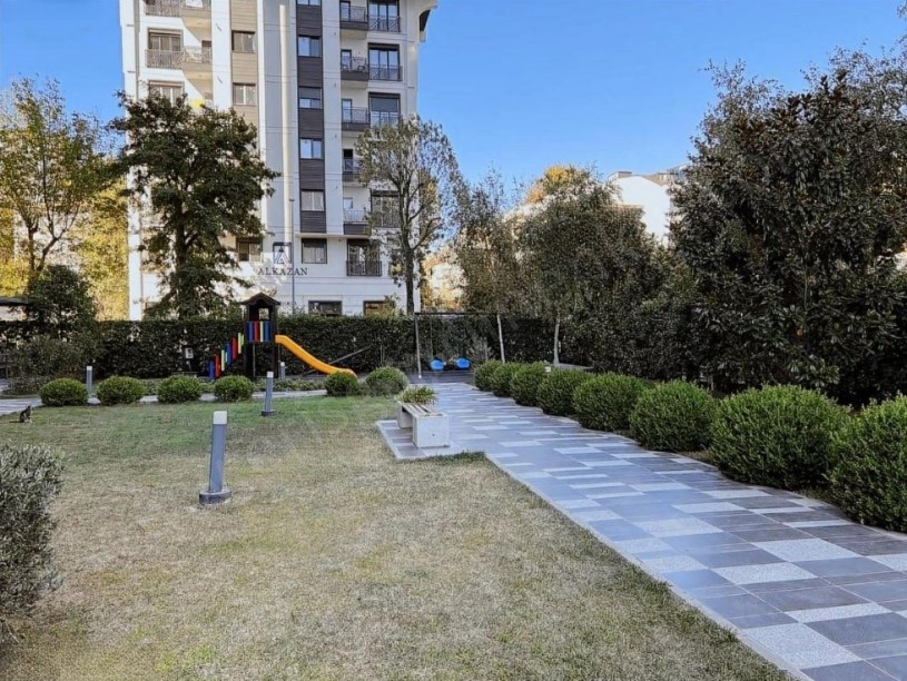 İSTANBUL SUADİYE DE  ( Boş ) 3+1 Satılık Daire