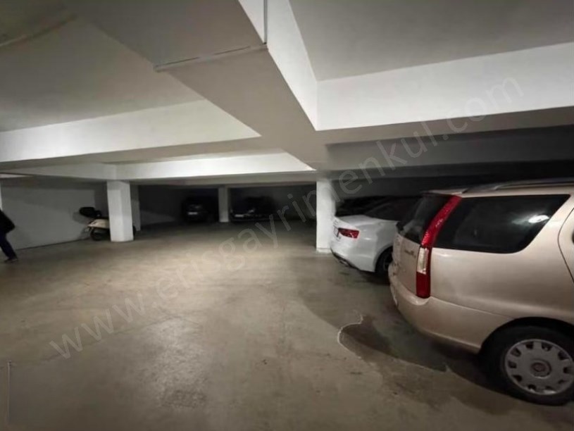 İSTANBUL KADIKÖY ERENKÖY tren istasyonunda SATILIK 3+1